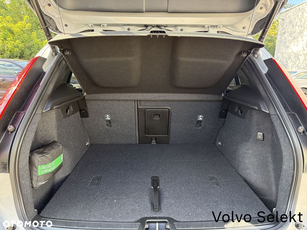 Volvo XC 40 - 18