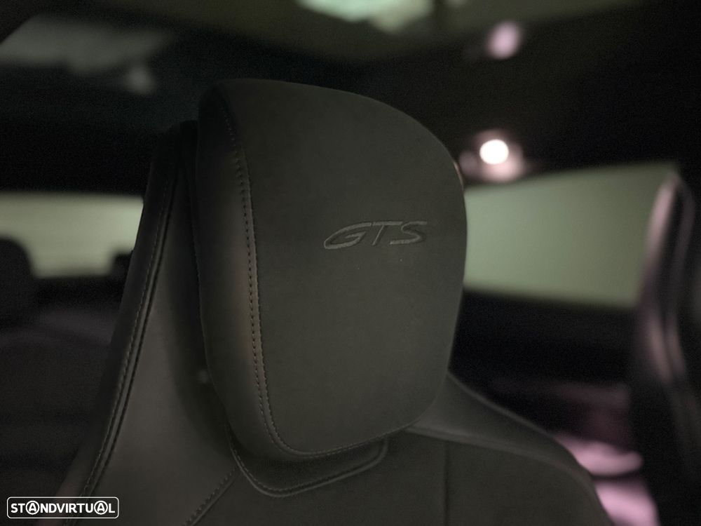 Porsche Taycan Sport Turismo GTS - 25