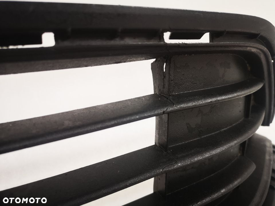 VW SPORTSVAN 13- NA PDC KRATKA ŚRODKOWA ZDERZAKA PRZEDNIEGO NR 510853677B NR AUKCJI NK586 - 2