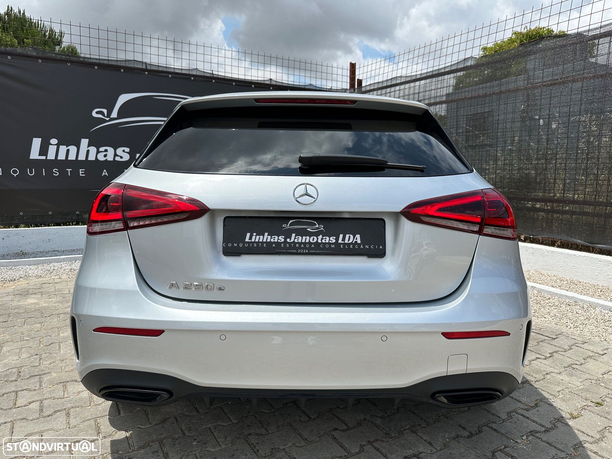 Mercedes-Benz A 250 e AMG Line - 3