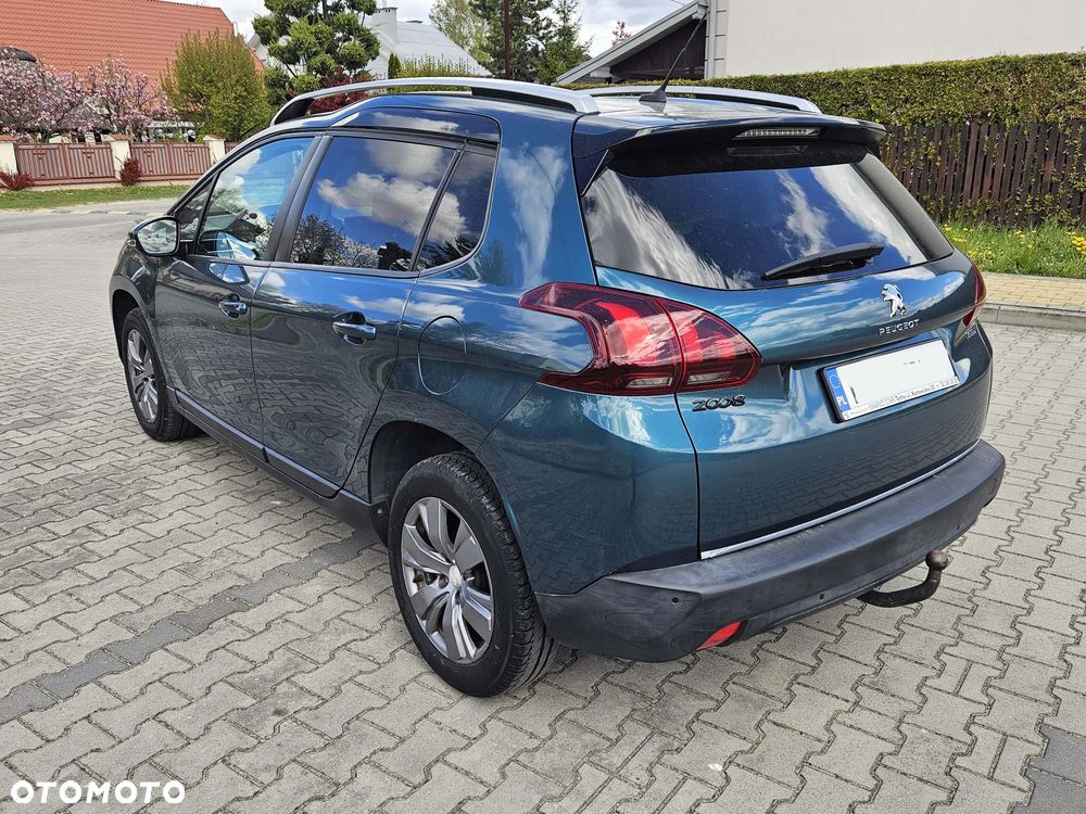 Peugeot 2008 1.2 Pure Tech Style S&S - 6
