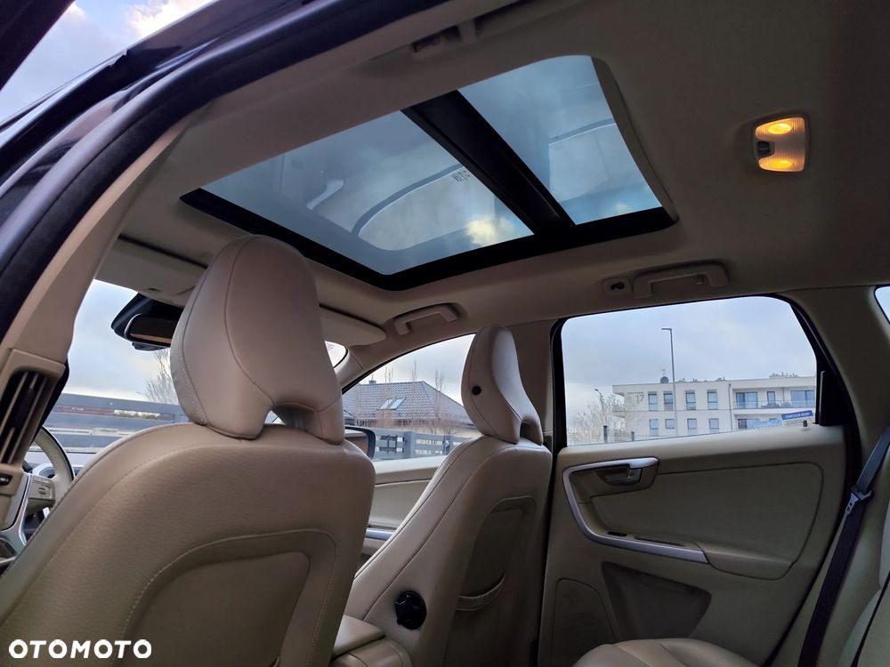 Volvo XC 60 D5 AWD Summum - 25