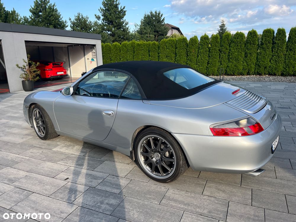 Porsche 911 Carrera - 2