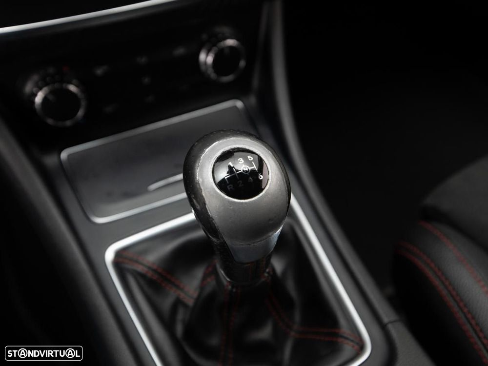 Mercedes-Benz A 180 d AMG Line - 18