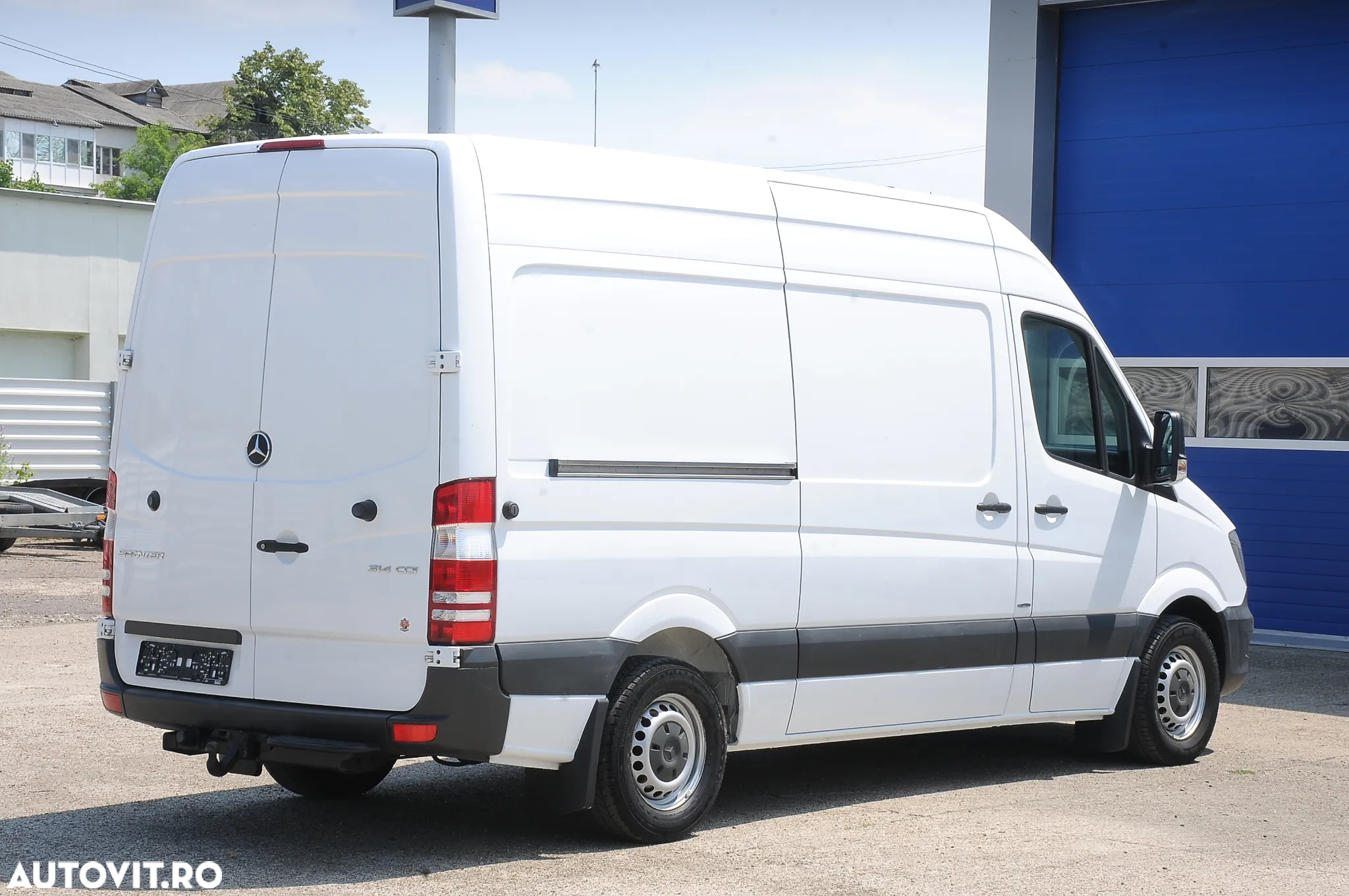 Mercedes-Benz Sprinter - 4