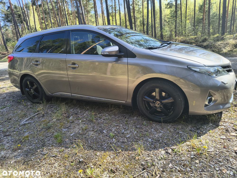 Toyota Auris 2.0 D-4D Executive - 6