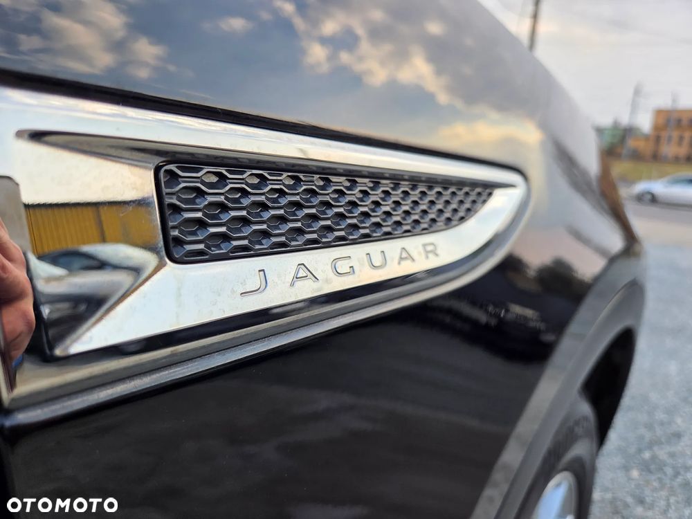 Jaguar E-Pace 2.0 i4P AWD - 33