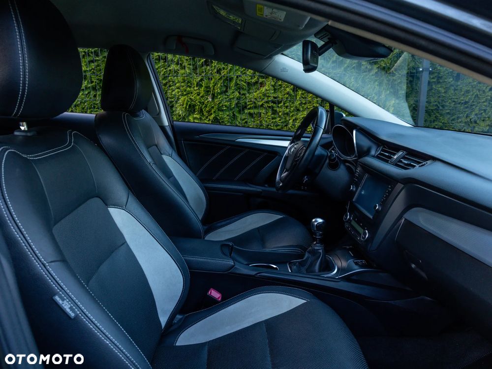 Toyota Avensis 1.8 Prestige - 16