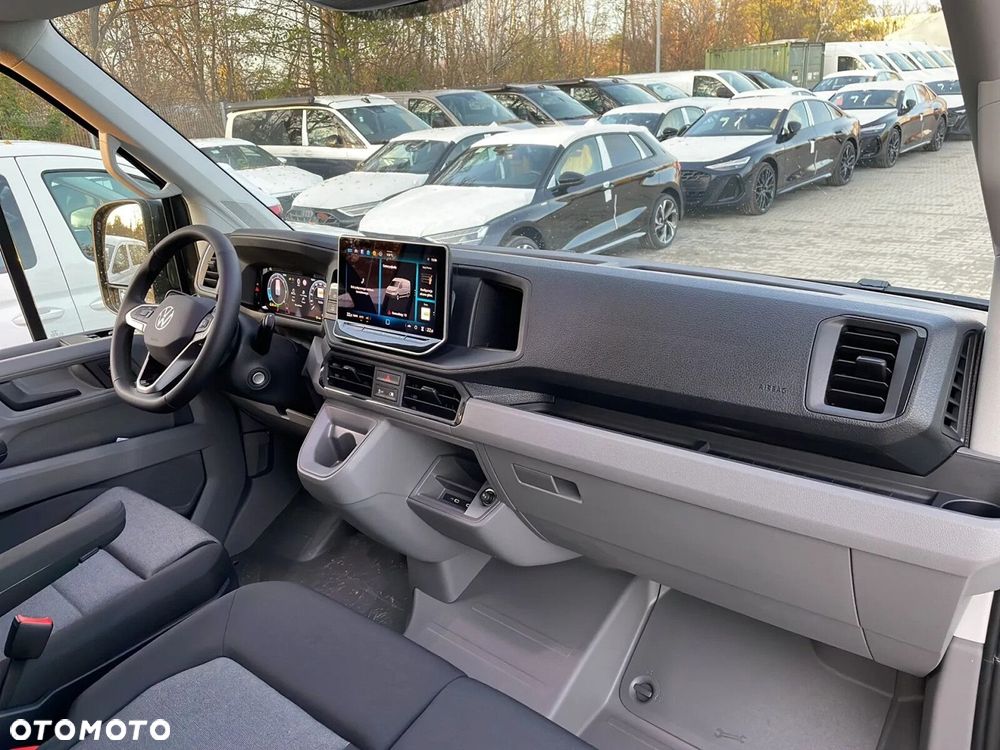 Volkswagen Crafter 35 Furgon z wysokim dachem 2,0 l 177 KM automat - 12