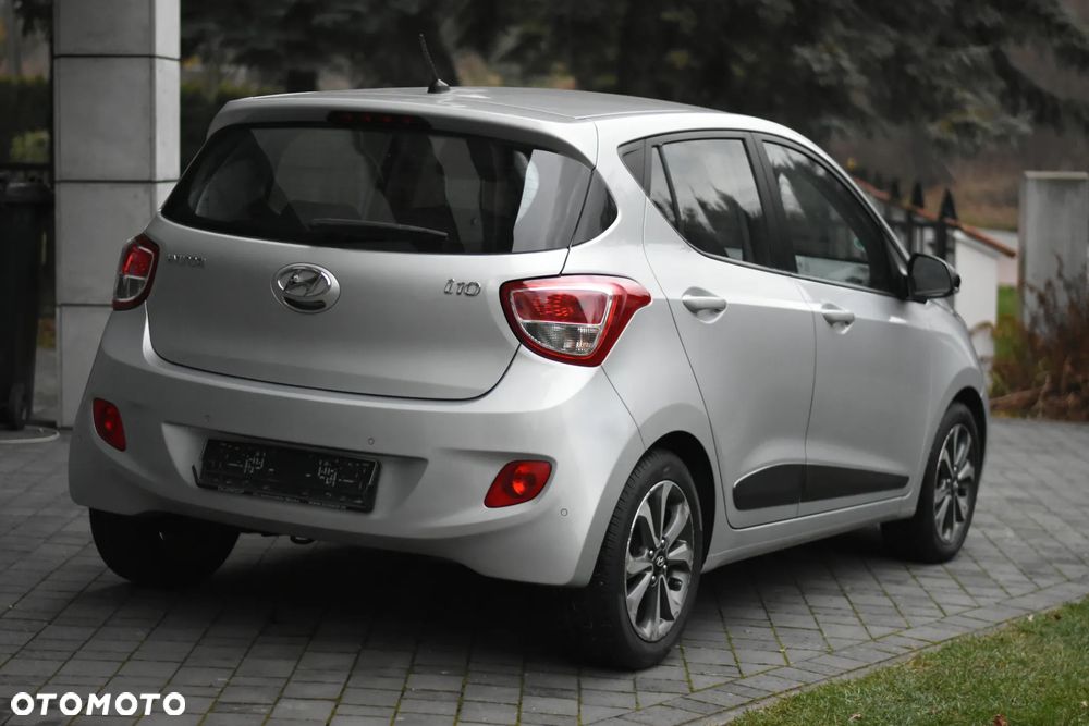 Hyundai i10 1.0 Fifa World Cup Edition - 3