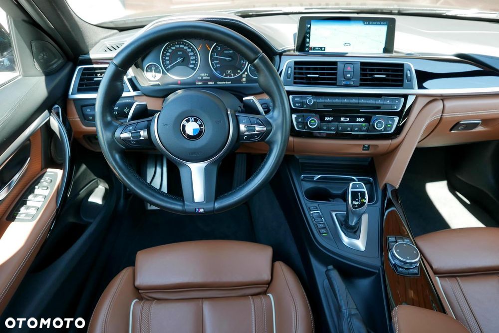 BMW Seria 3 330i M Sport - 30