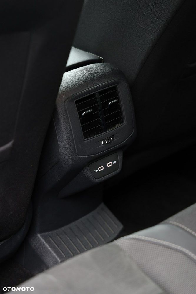 Volkswagen T-Roc 2.0 TDI SCR Style DSG - 28