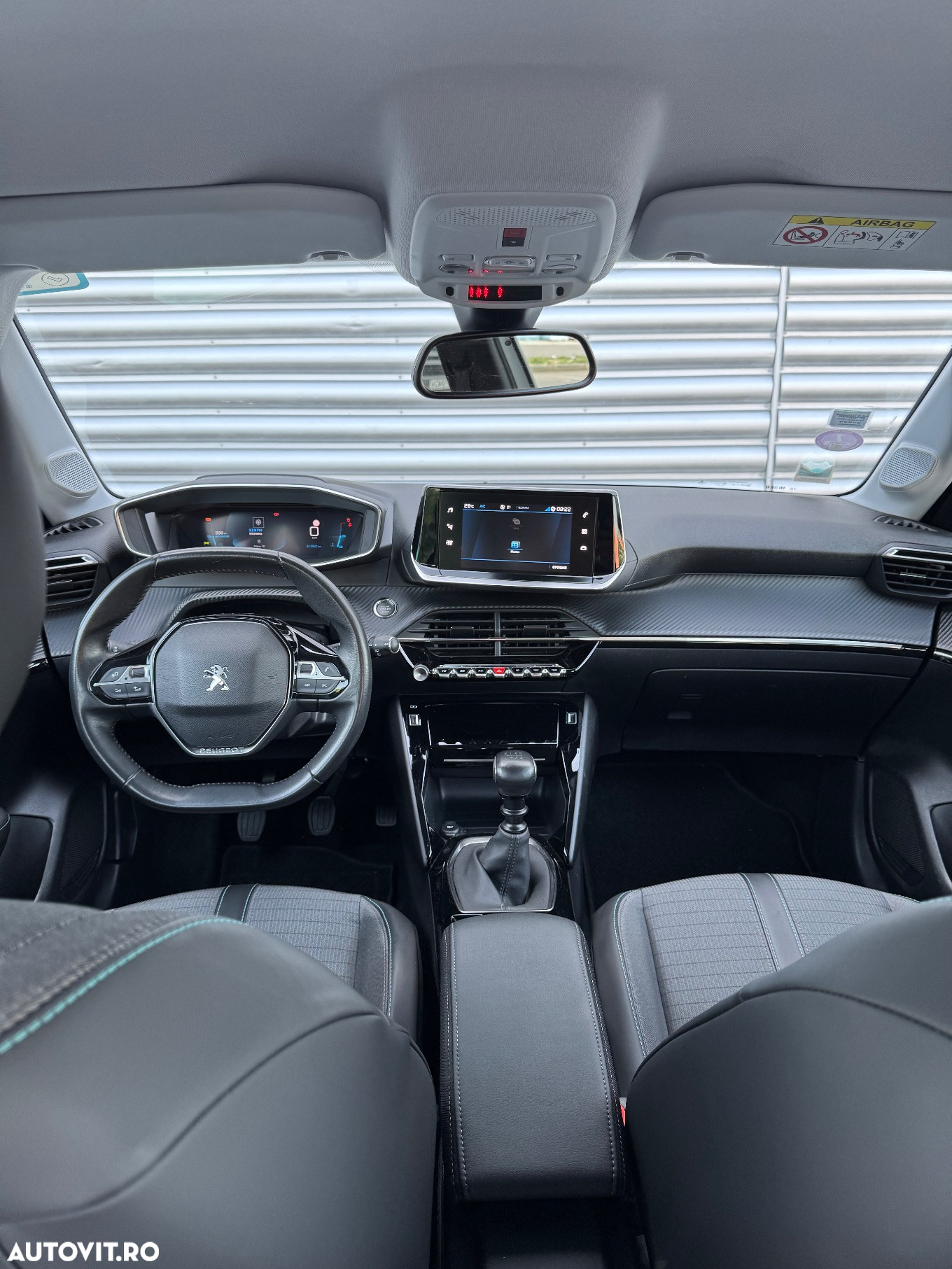 Peugeot 208 1.2 L PureTech STT Allure - 28