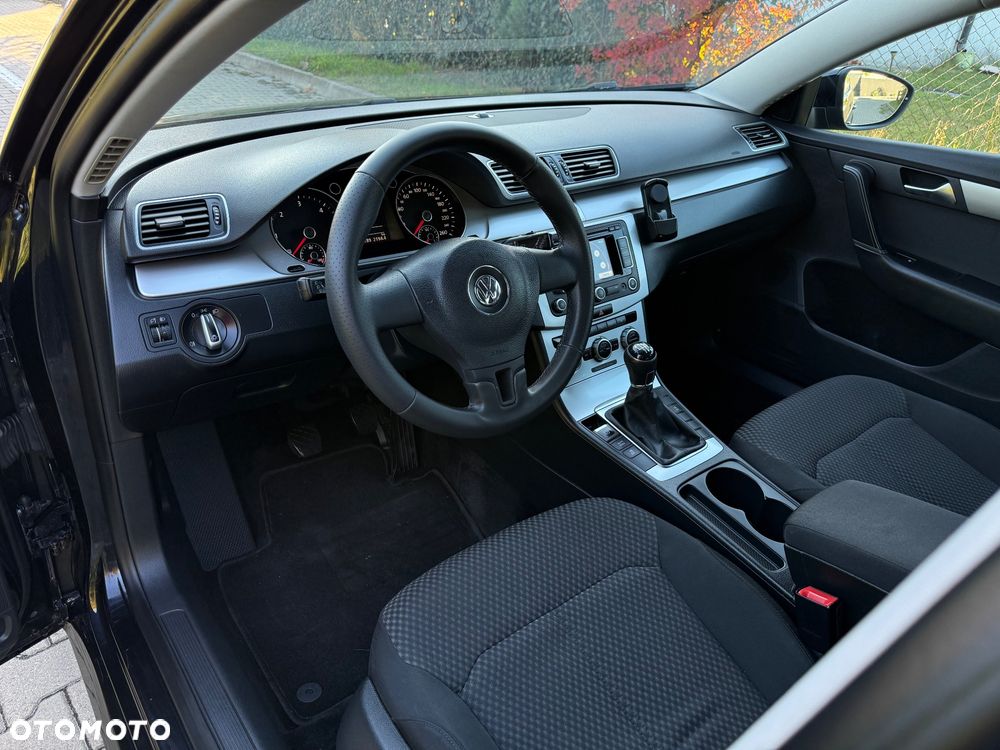 Volkswagen Passat - 9