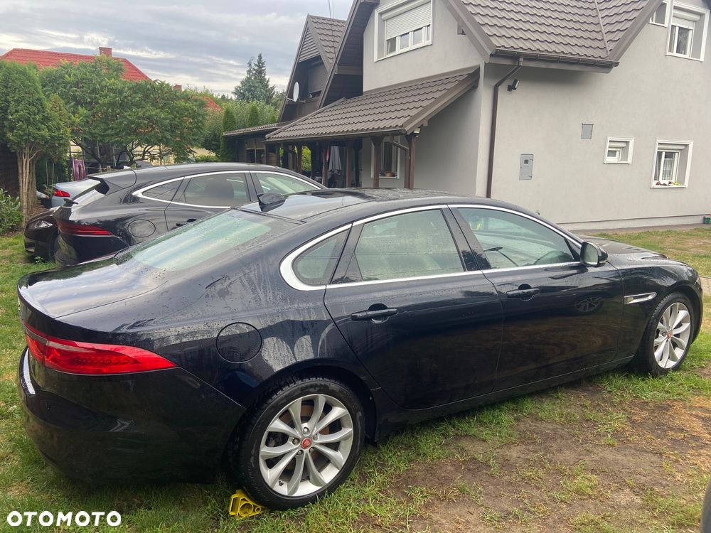 Jaguar XF 20d Portfolio - 5
