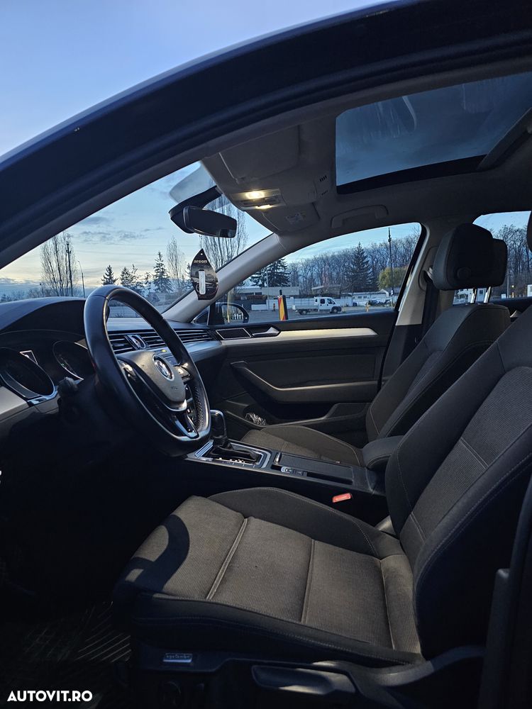 Volkswagen Passat Variant 1.6 TDI SCR DSG Comfortline - 21