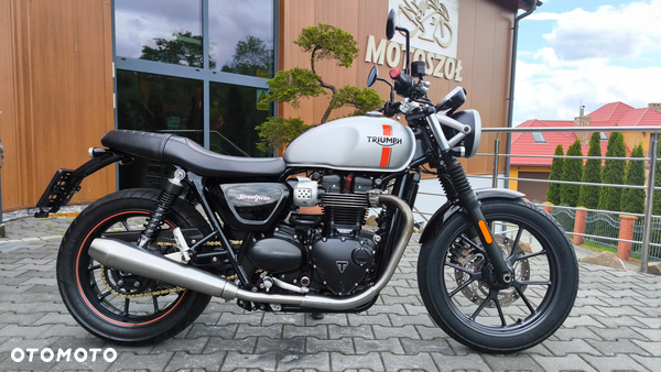 Triumph Street Twin