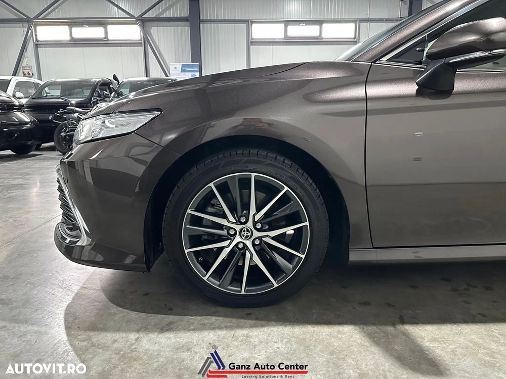 Toyota Camry Executive - 35