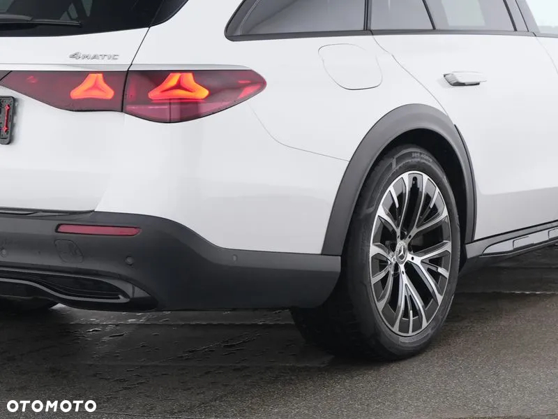 Mercedes-Benz Klasa E 300 de PHEV 4-Matic All-Terrain Avantgarde 9G-Tronic - 5
