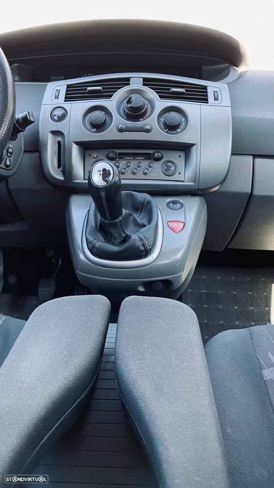 Renault Scénic 1.5 dCi Confort - 14