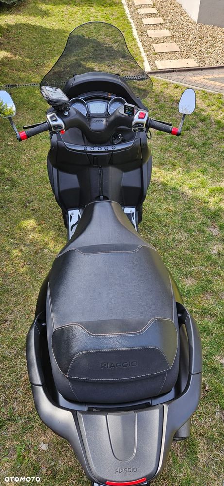 Piaggio MP-3 - 12