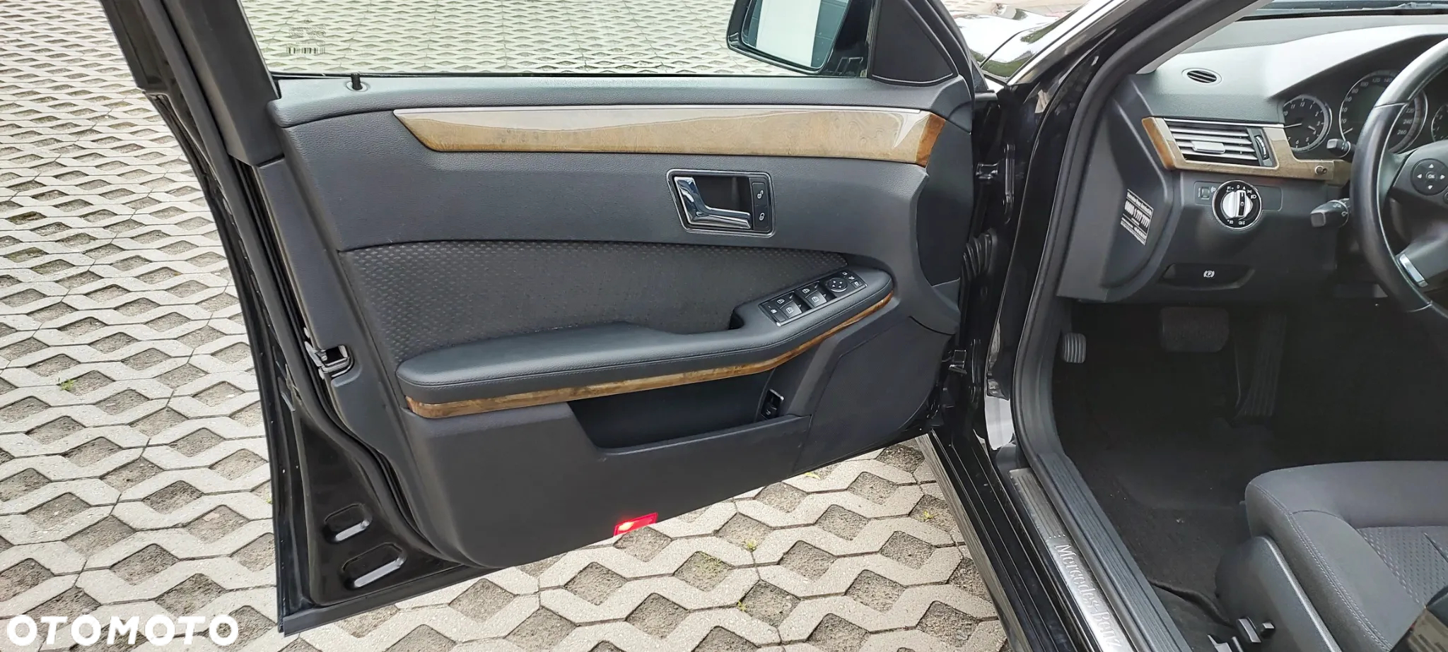 Mercedes-Benz Klasa E - 32