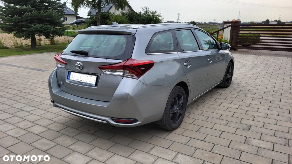 Toyota Auris 1.6 D-4D Dynamic - 11