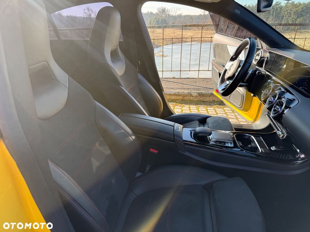 Mercedes-Benz CLA - 35