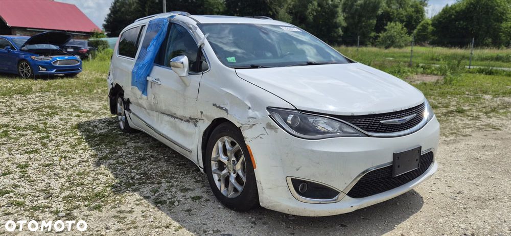 Chrysler Pacifica - 3