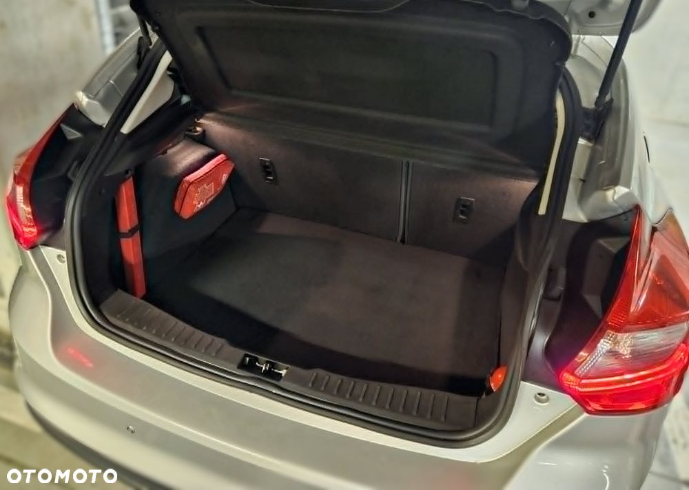 Ford Focus 1.6 EcoBoost Titanium - 11
