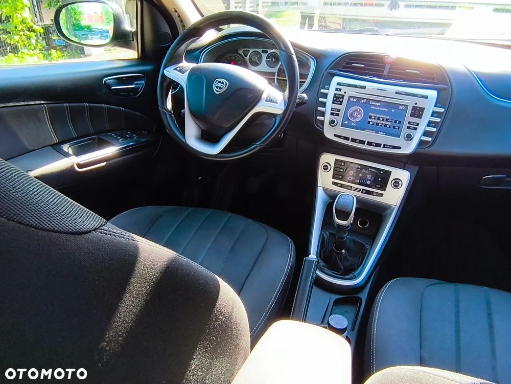 Lancia Delta 1.6 MJ Gold - 7