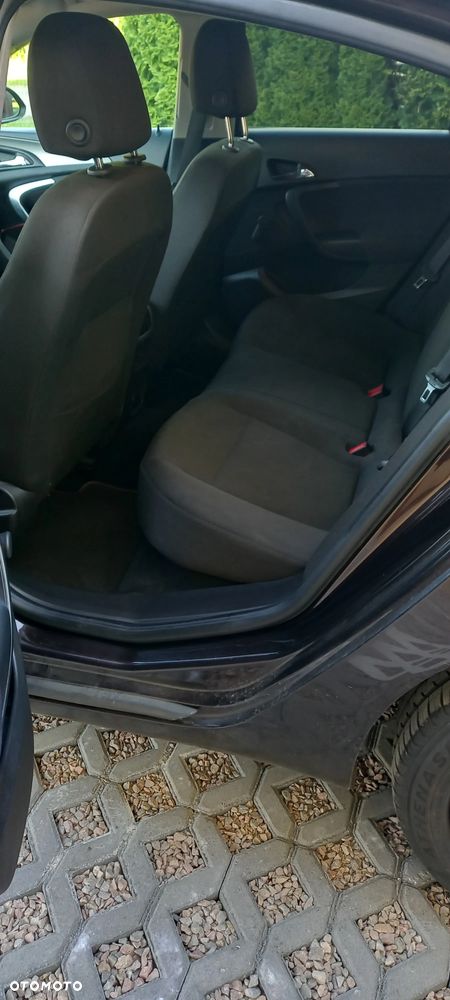 Opel Insignia 1.8 - 12