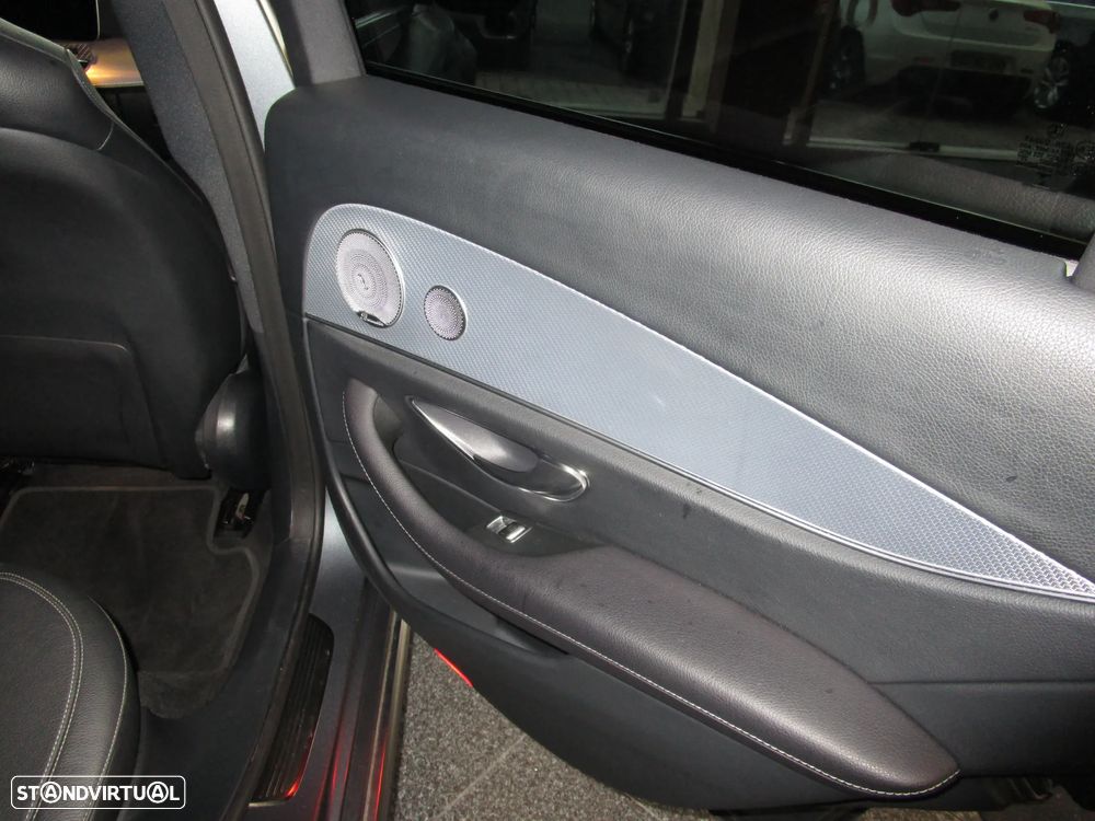 Mercedes-Benz E 220 d 4-Matic All Terrain Avantgarde + - 28