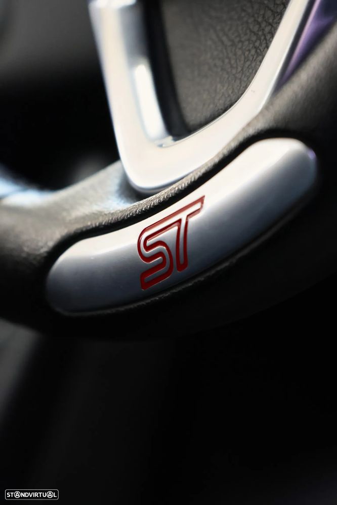 Ford Fiesta 1.6 T ST - 22