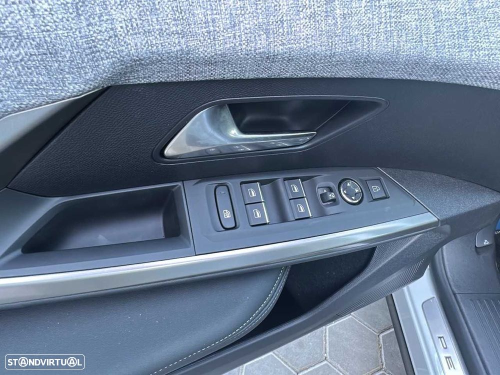 Peugeot E-3008 73 kWh GT - 13