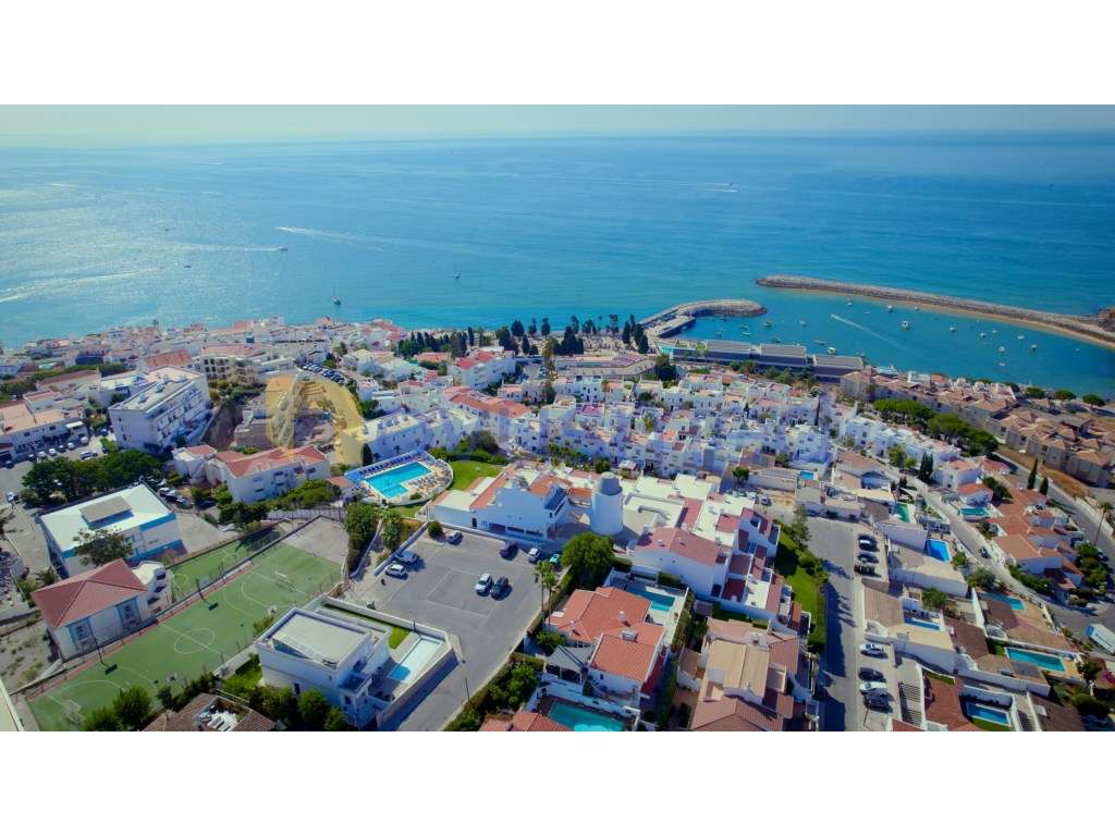 Moradia renovada com piscina e vistas panorâmicas sobre Albufeira e... - Grande imagem: 2/60