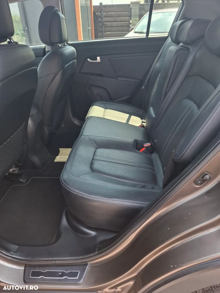 Kia Sportage 1.7 CRDI 2WD ISG Dream-Team Edition - 13