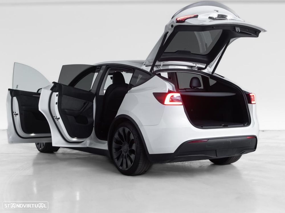 Tesla Model Y Performance Dual Motor AWD - 5