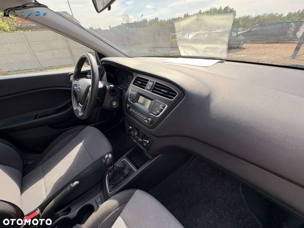 Hyundai i20 blue 1.2 Classic - 26
