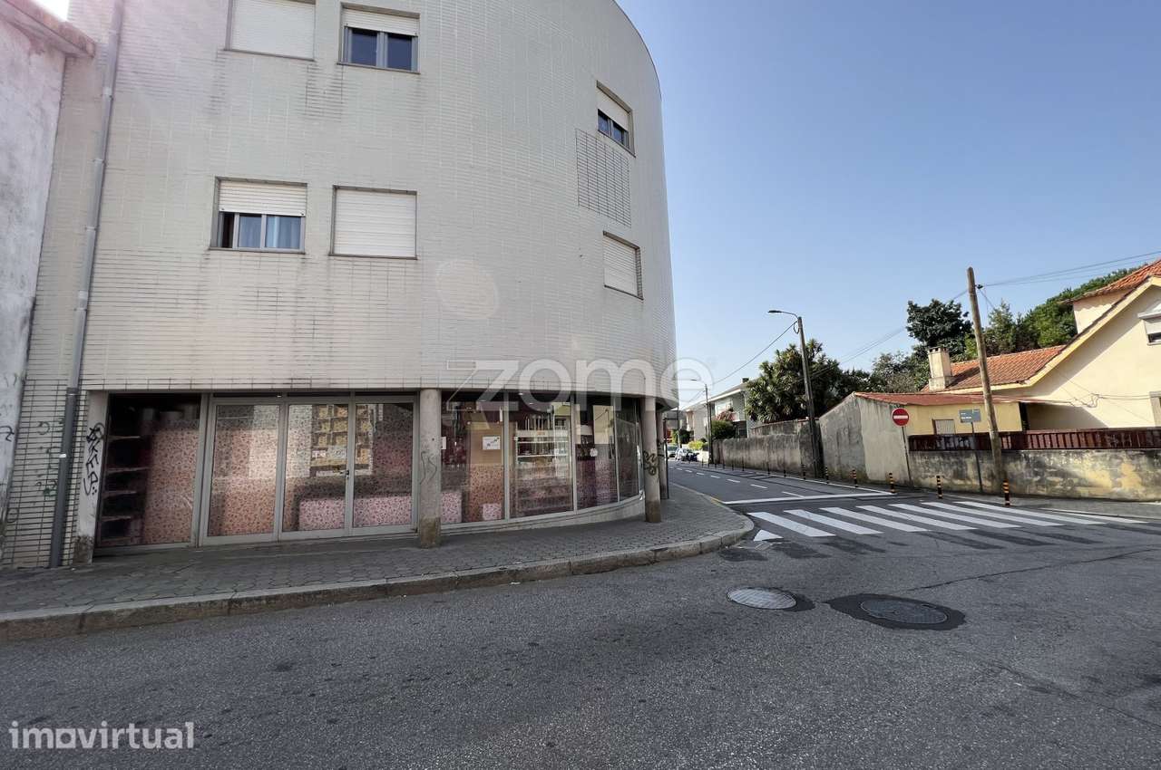 Espaço Comercial p/ investimento | Valadares, V. N. de Gaia - Grande imagem: 2/15