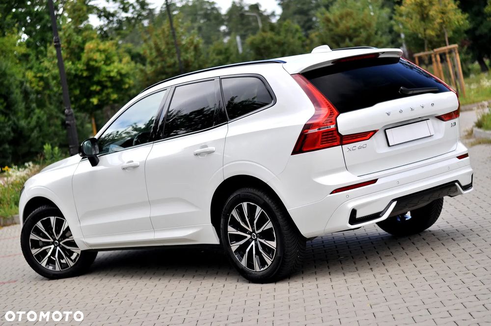 Volvo XC 60 B5 B AWD Plus Dark - 12