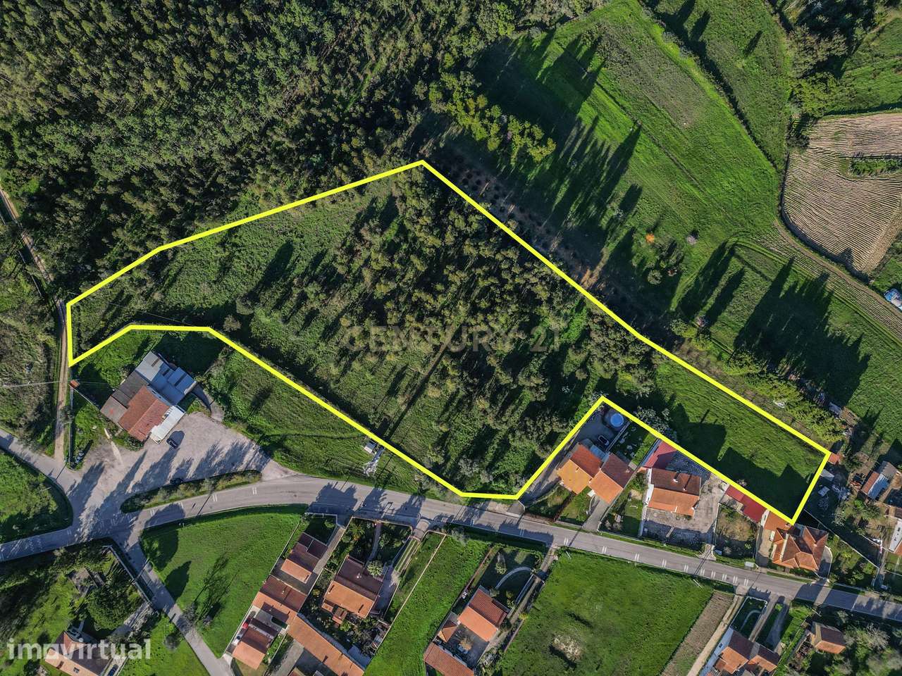 Terreno ideal para construção de Moradia térrea - Grande imagem: 2/14