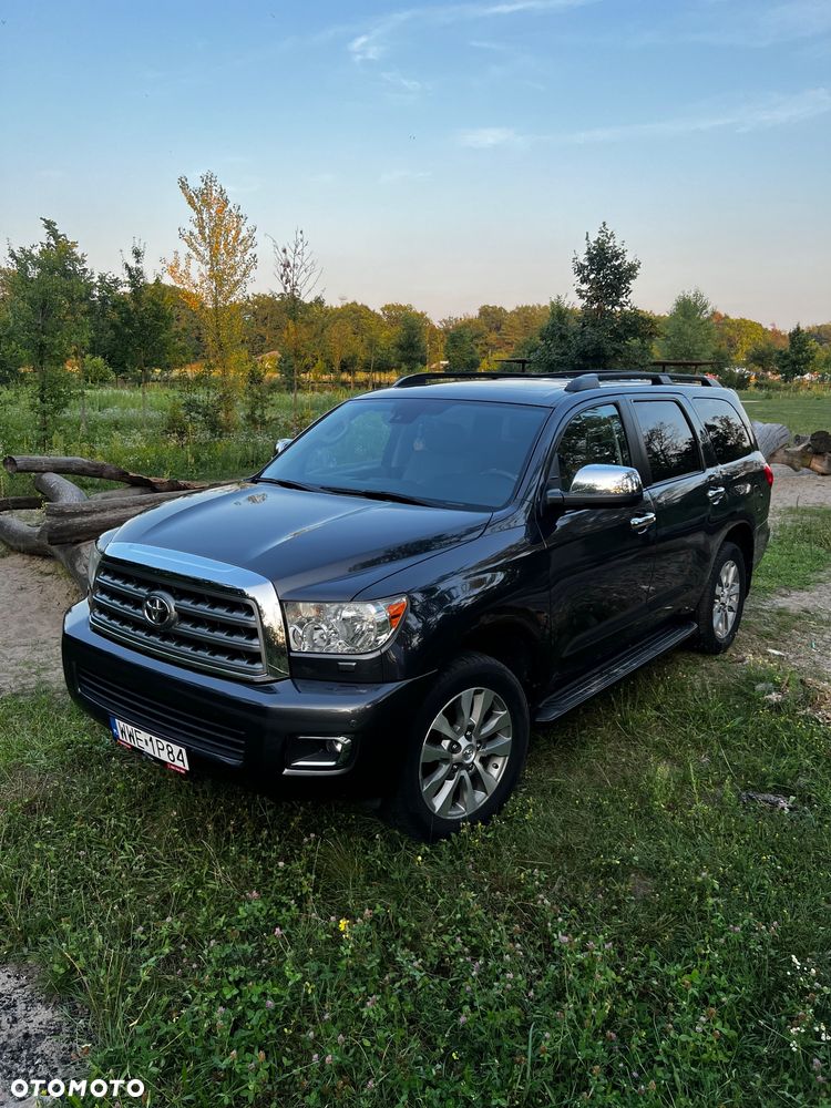 Toyota Sequoia - 31