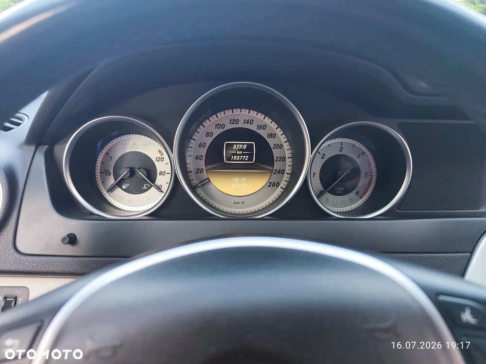 Mercedes-Benz Klasa C 200 CDI BlueEff Avantgarde - 21