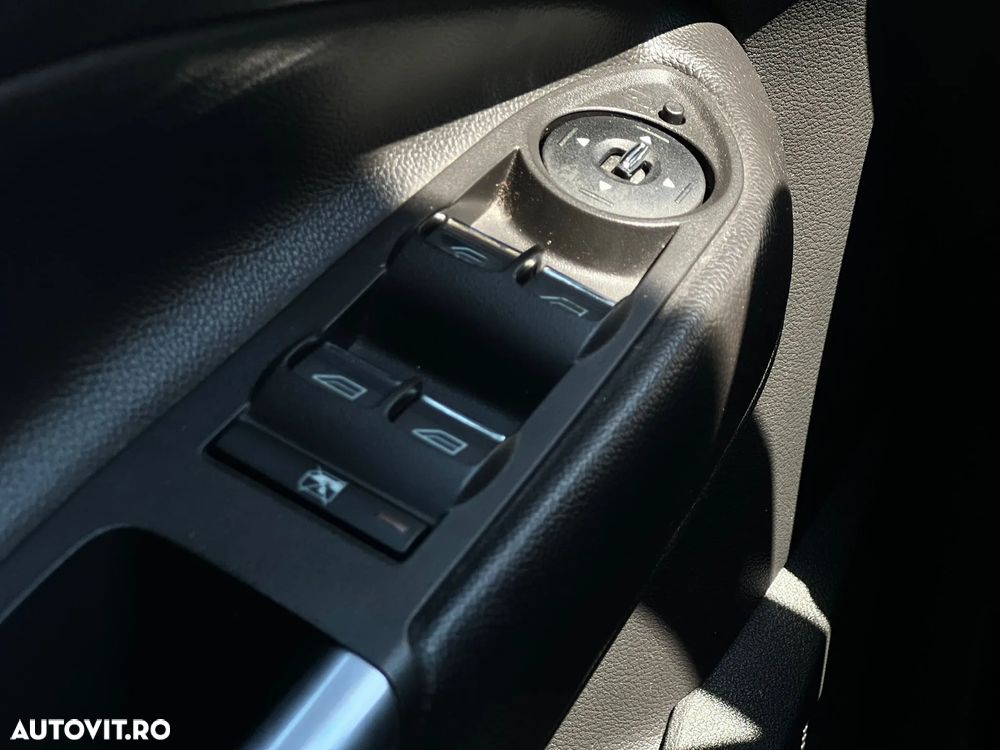Ford Kuga - 27