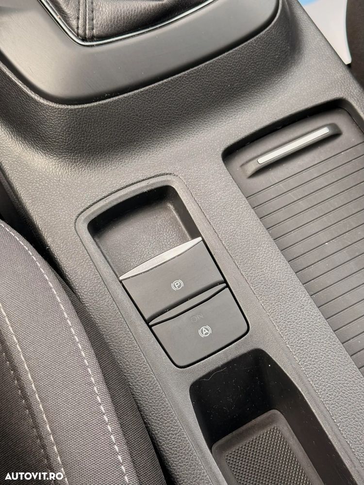 Ford Focus 1.0 EcoBoost Active Business - 26