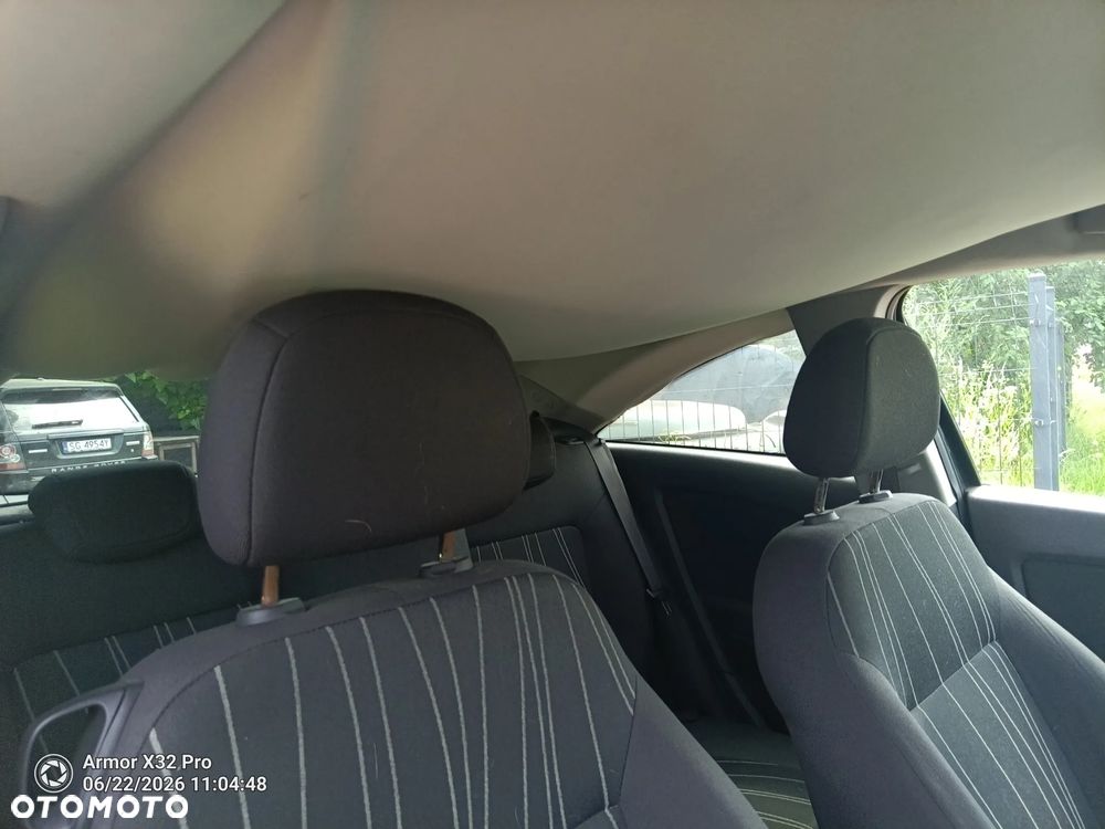 Opel Corsa 1.4 16V Enjoy - 4