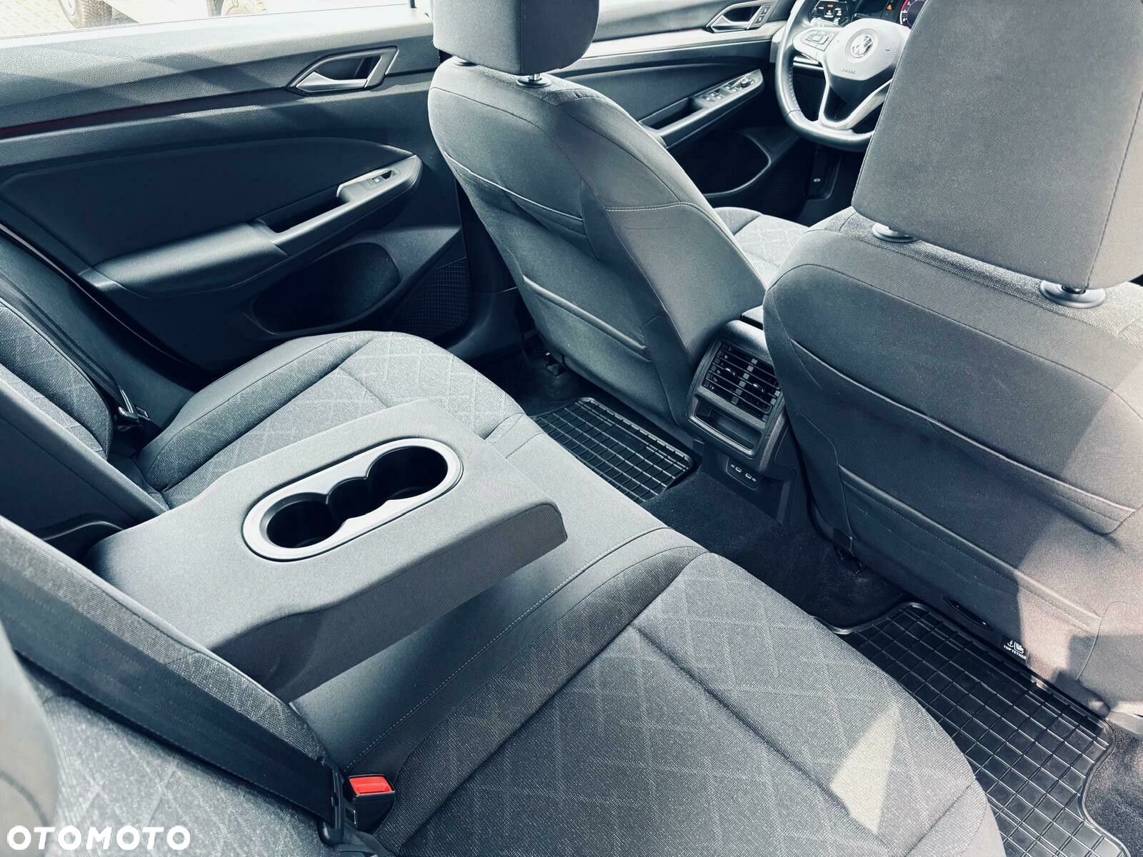 Volkswagen Golf VIII 1.5 TSI EVO Life - 17
