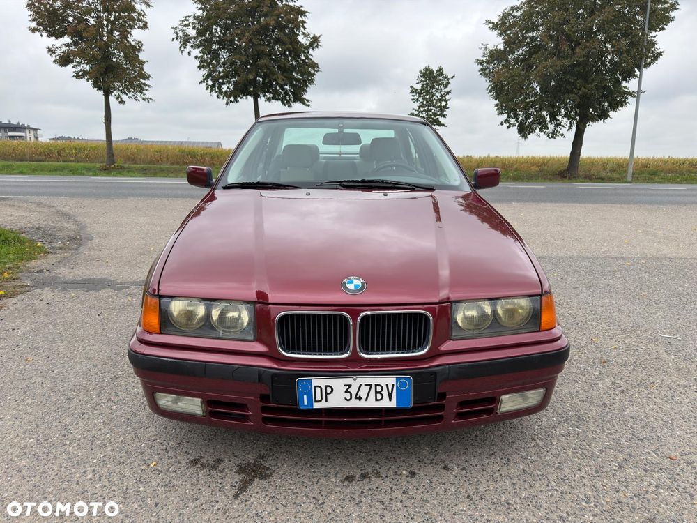 BMW Seria 3 318i - 3