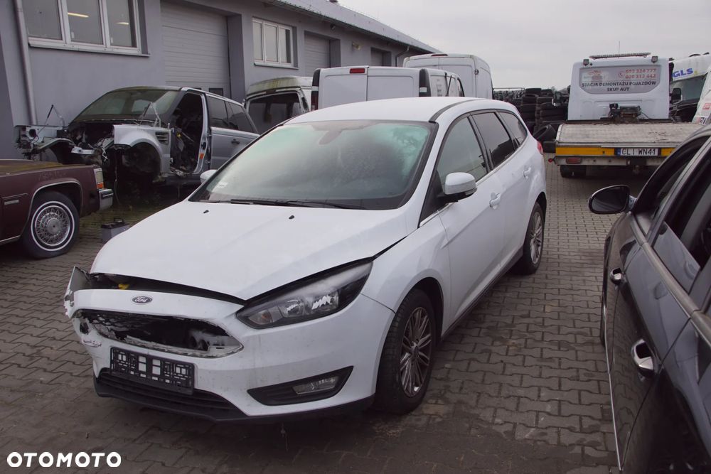 Auto na części - Ford Focus MK3 Lift 1.0 EcoBoost 125 KM M1DA CV6R-7002-PG 7VTA 2017R Silnik Skrzynia Drzwi Maska Błotnik Klapa Zderzak Lampa Lusterko Szyba Deska Kokpit Sterownik Moduł Czujnik Licznik Wyświetlacz Kierownica Panel - 3